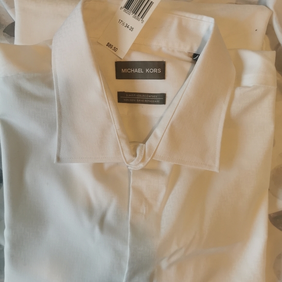 Clothing - Picture 13 of 15